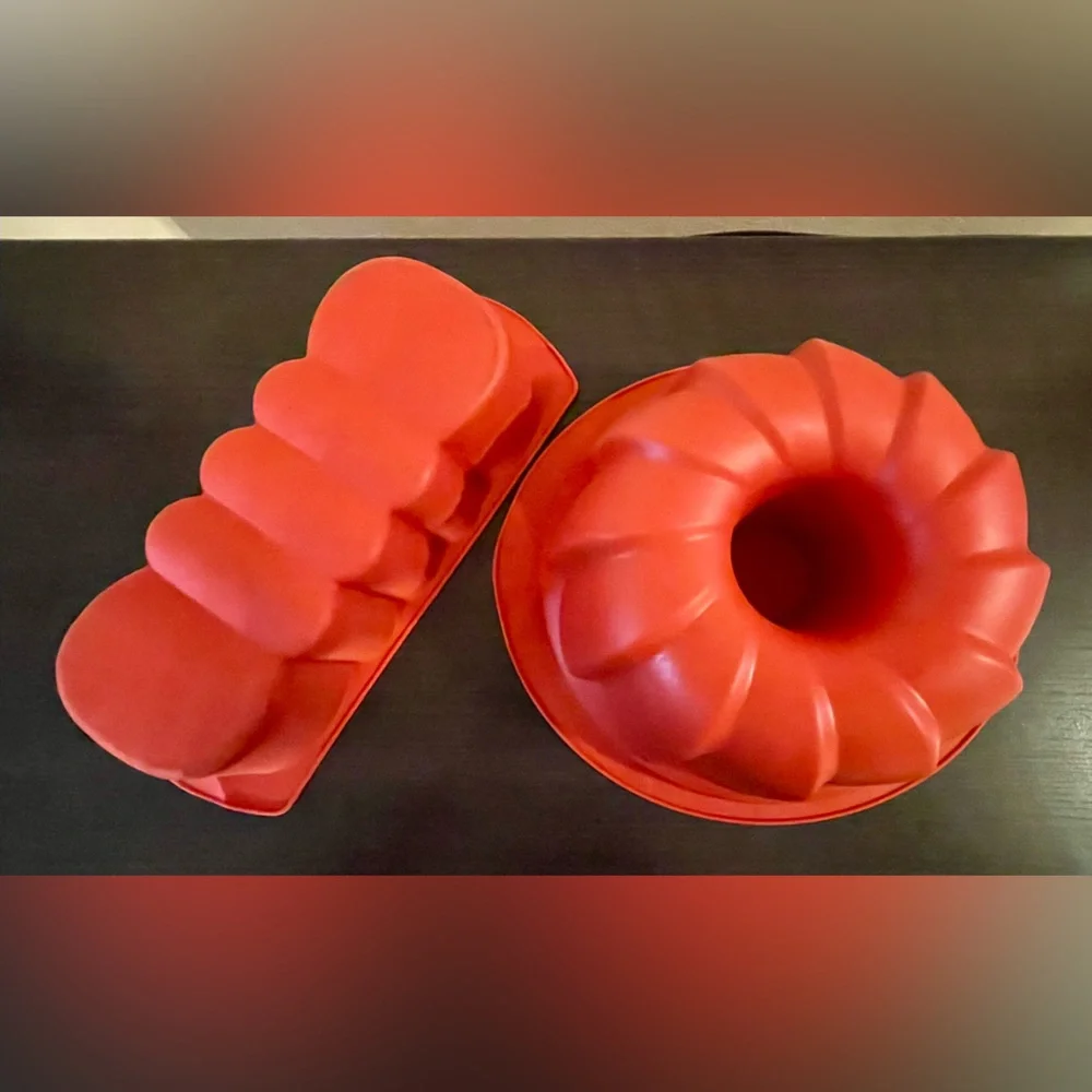 2 Tupperware Red Silicone Magic Baking Forms & Information/Care/Recipe Booklet